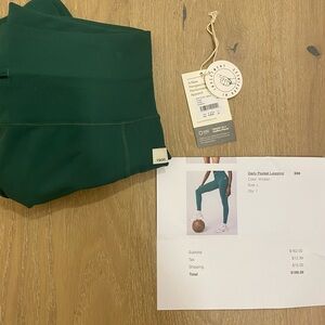 Vuori Daily Pocket Legging in Deep Teal